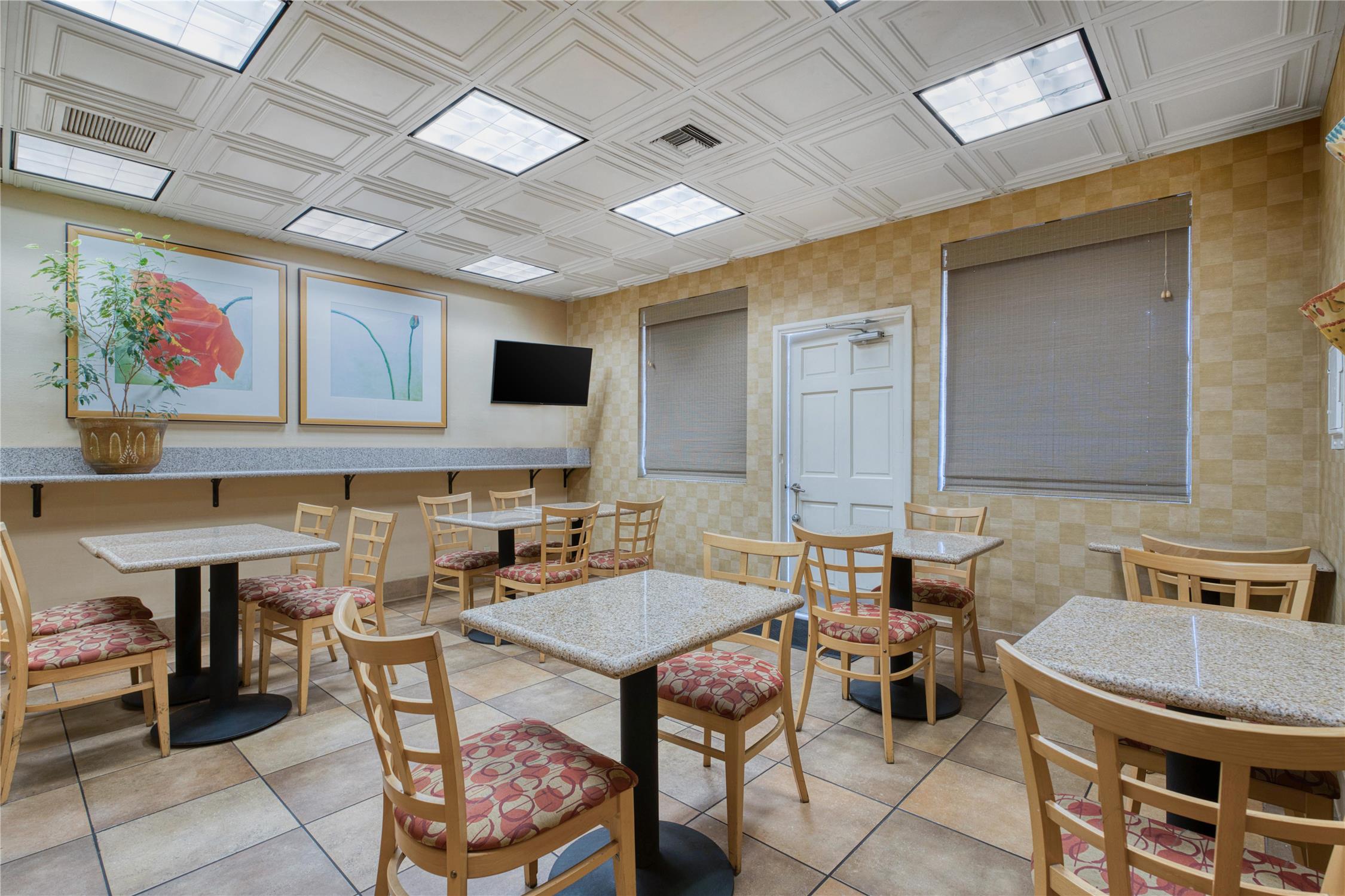 Surestay Hotel By Best Western Camarillo 15/19