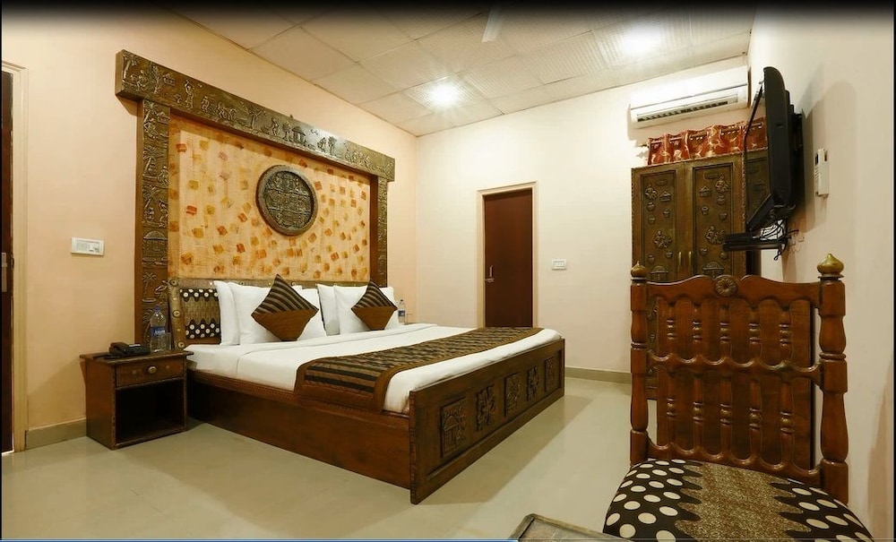 Hotel Green Lotus Dwarka 8/32