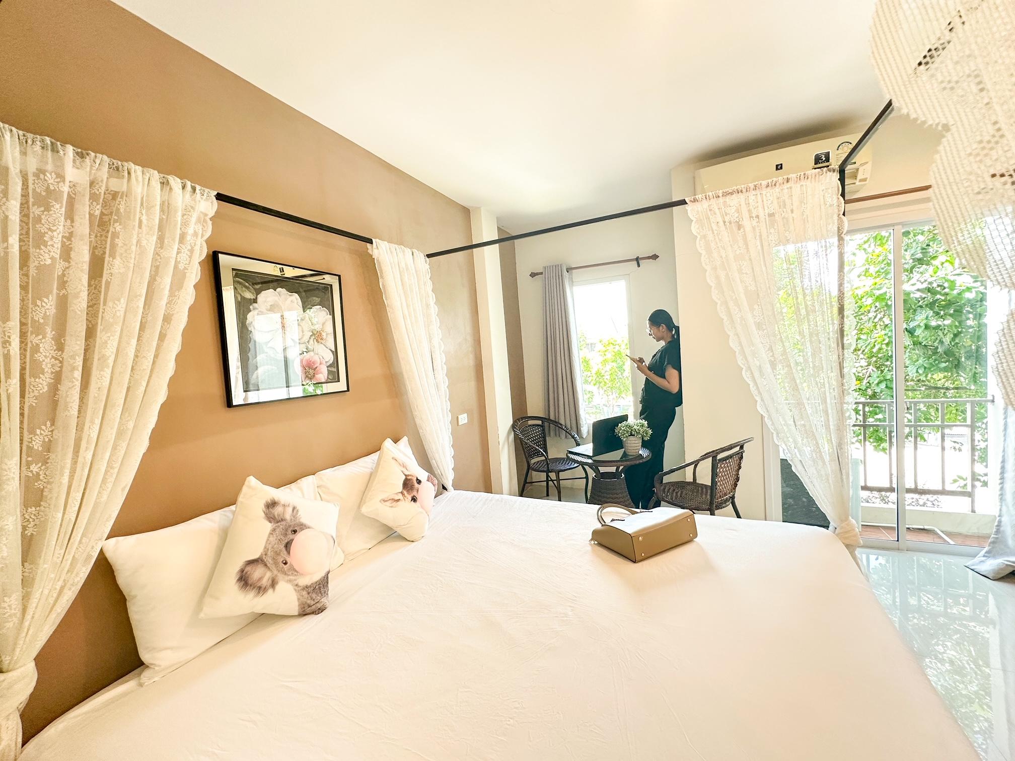 Garden, Deluxe, King Bed
