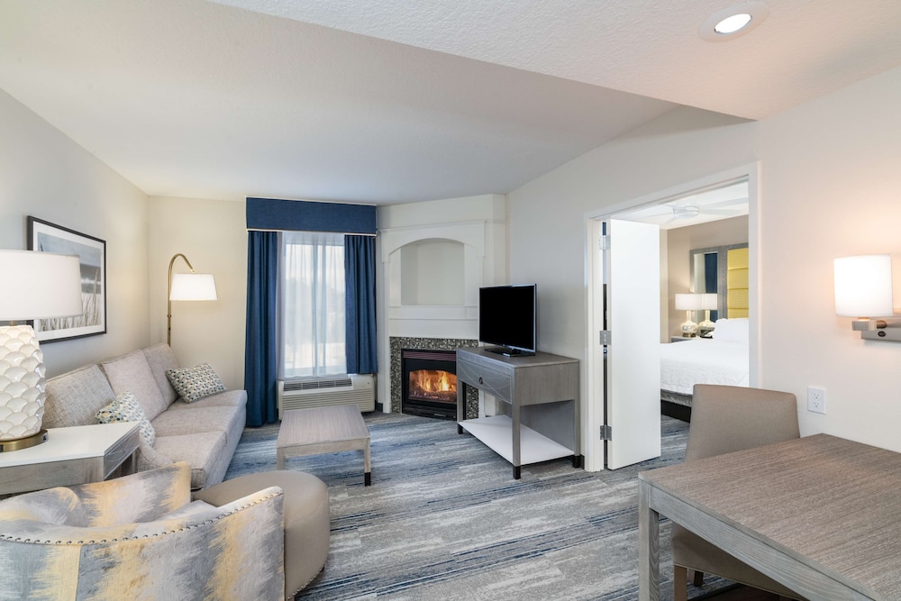 Hampton Inn & Suites Amelia Island-Historic Harbor Front 30/44