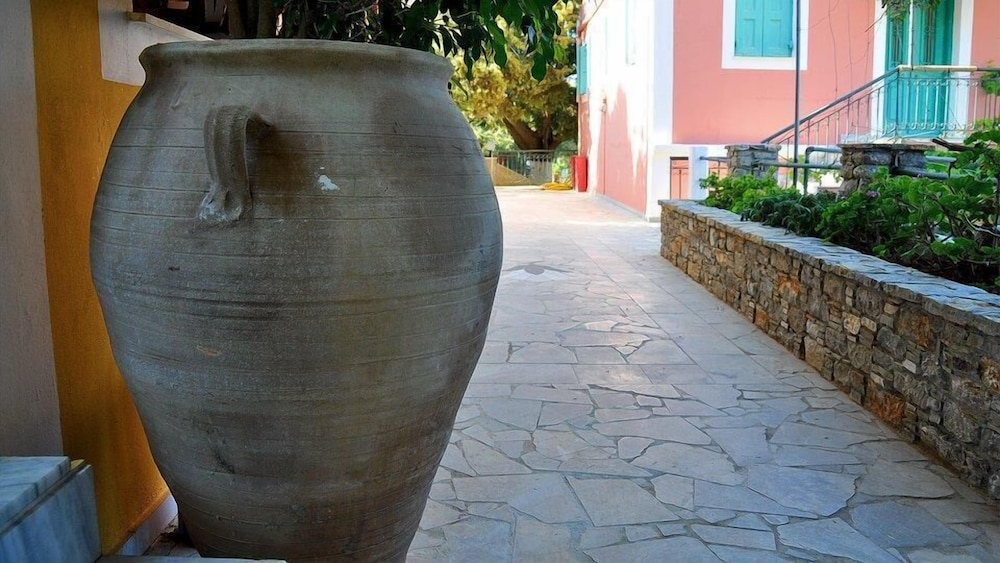 Niriides Apartaments 45/60