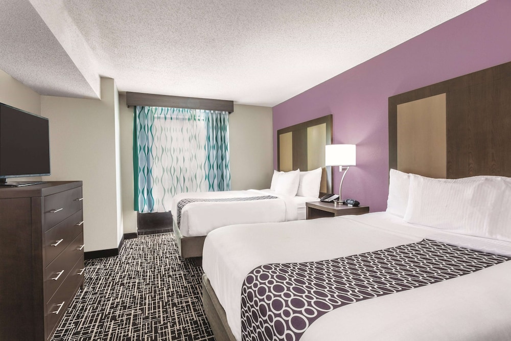 غرفة بسريرين كوين، La Quinta Inn & Suites by Wyndham Covington 7/9