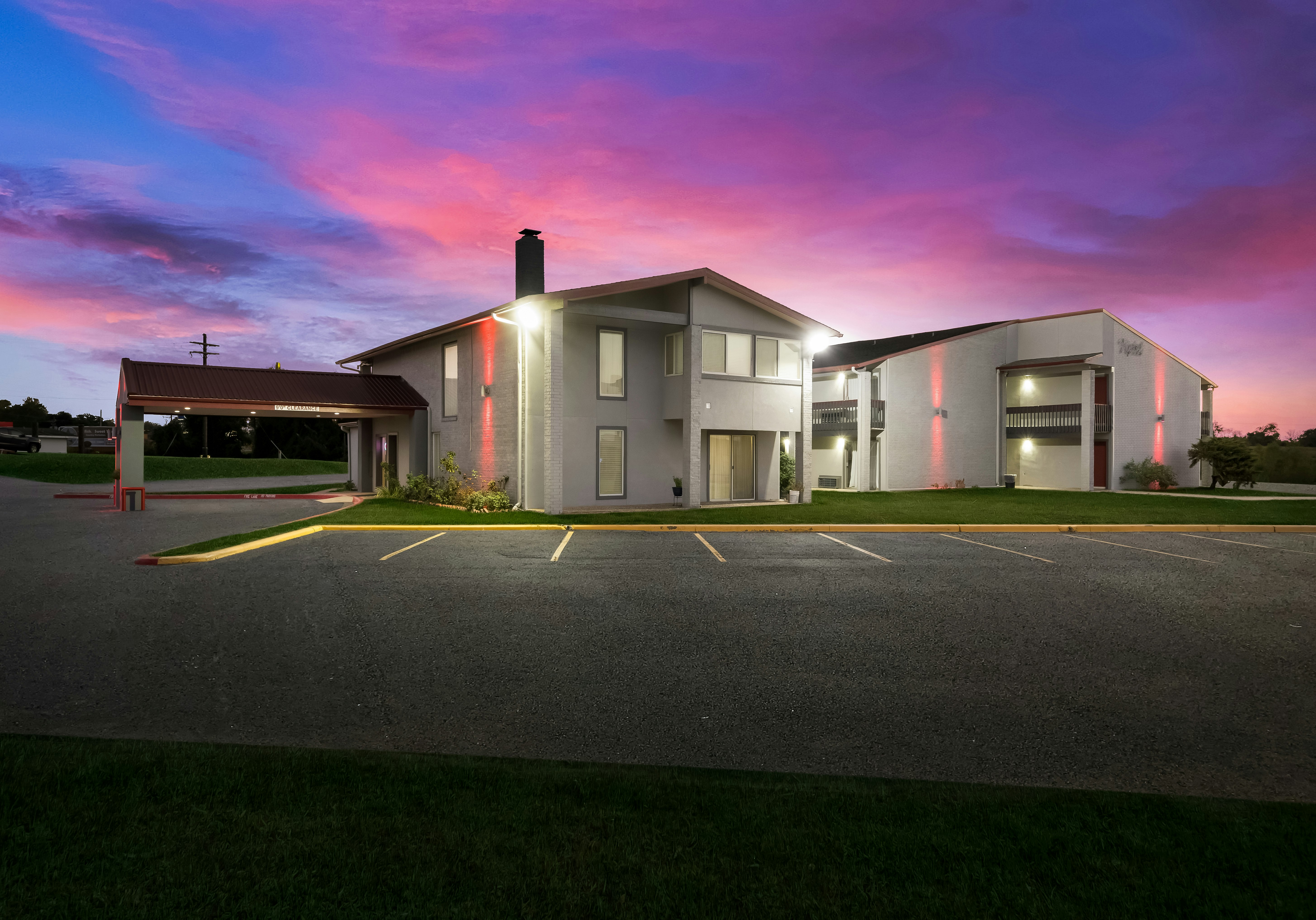 Red Roof Inn Madisonville 3/16