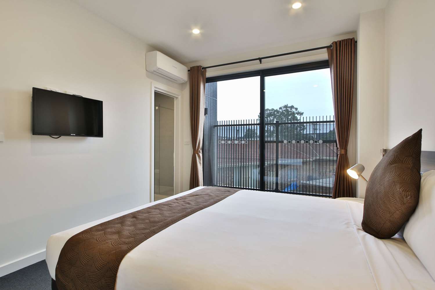 Quality Apartments Dandenong 6/14