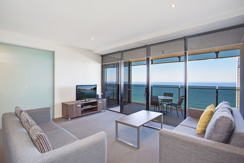 Mantra Circle on Cavill Surfers Paradise 30/50