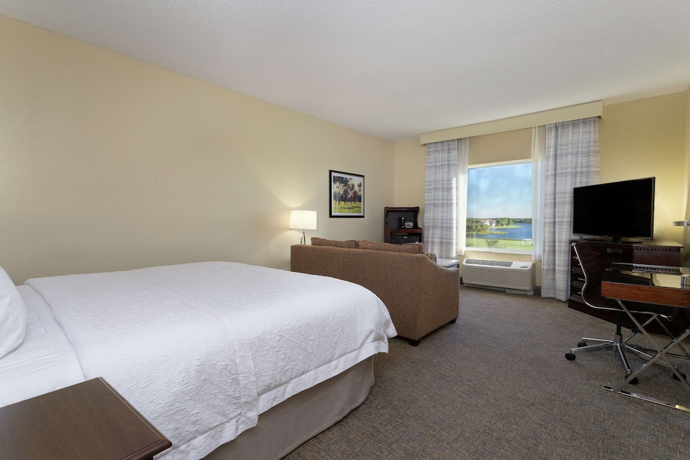 Hampton Inn and Suites Wellington 10/44
