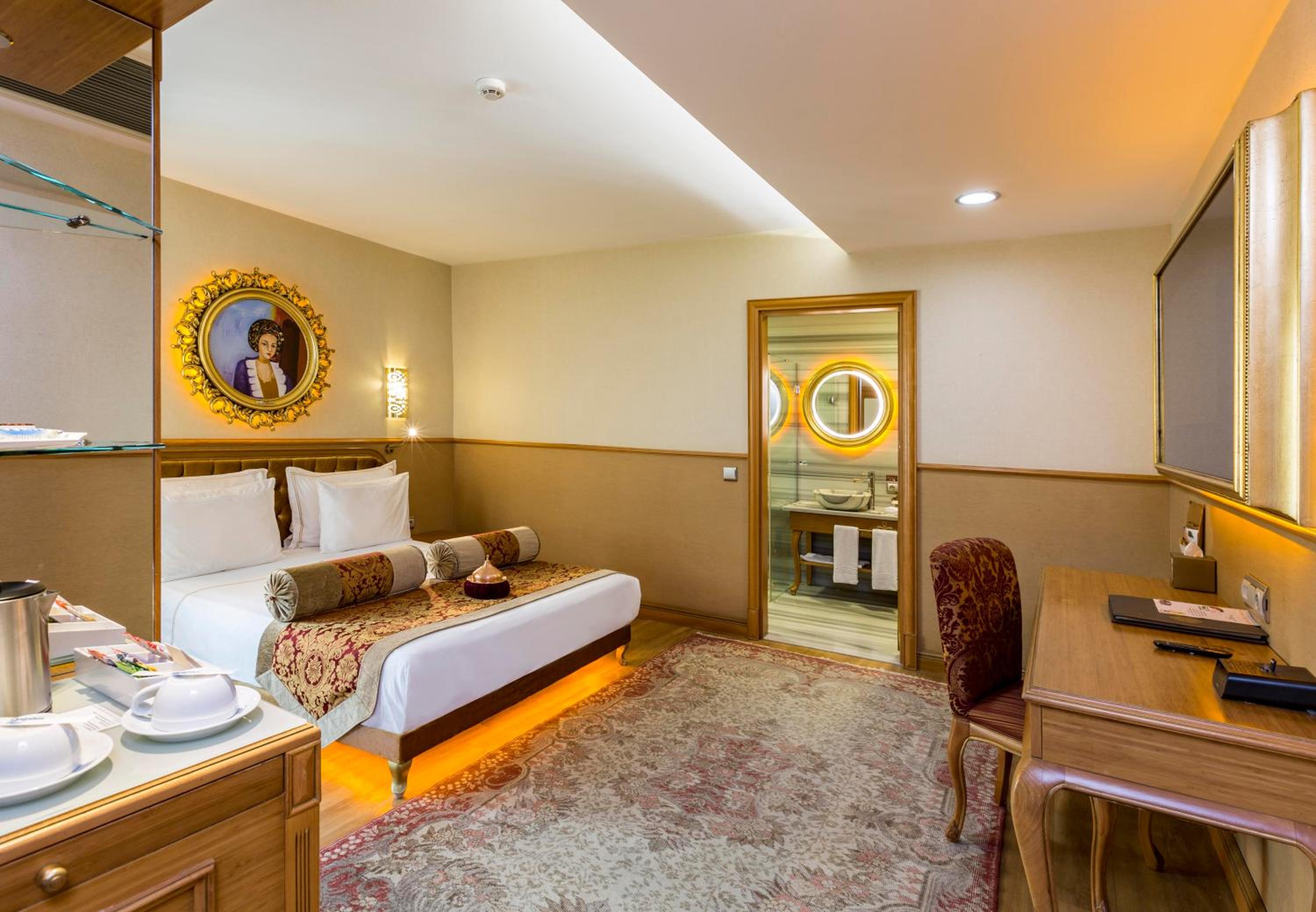 غرفة ديلوكس بسرير كينج، Hotel Sultania Boutique Class 5/7