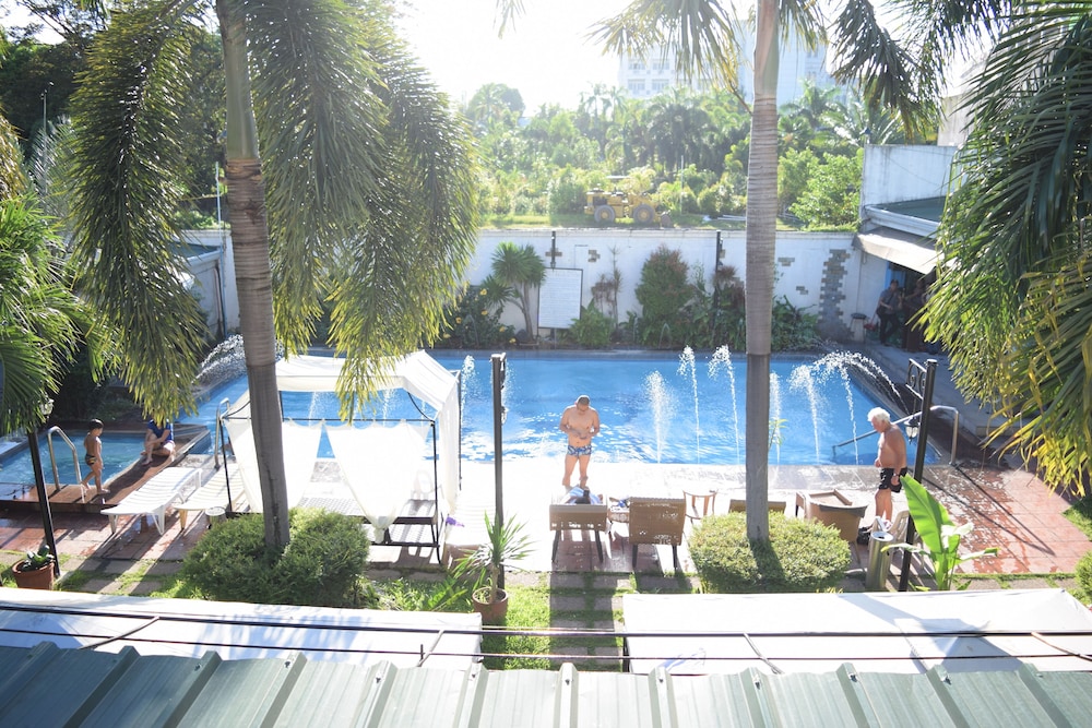 OYO 252 Hotel Euroasia 44/50