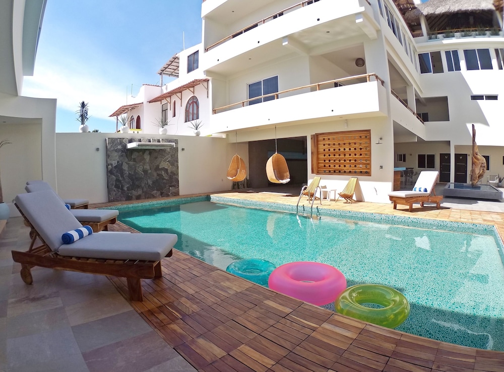 SHAVANNA HOTEL BOUTIQUE 54/55
