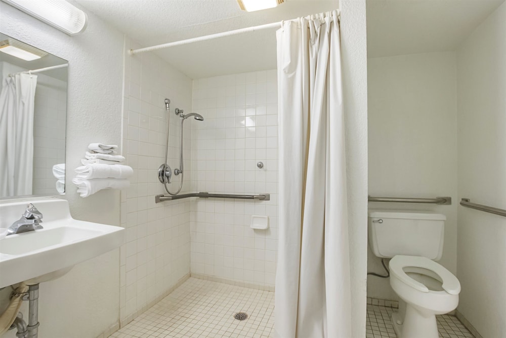 Motel6 Rochester, MN 52/57