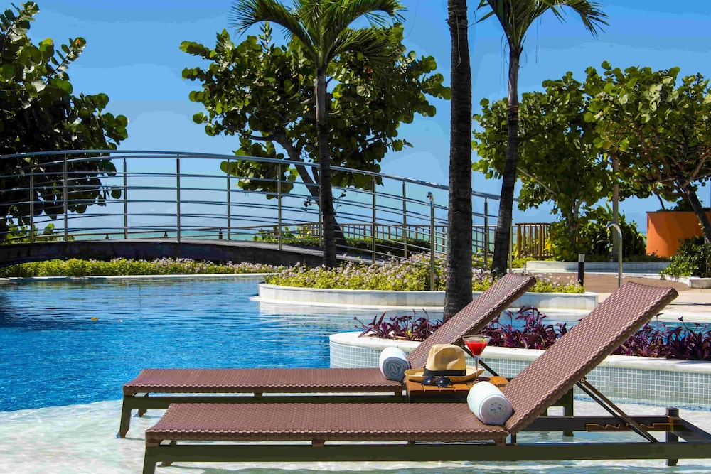 Vogal Luxury Beach Hotel & Spa 43/48