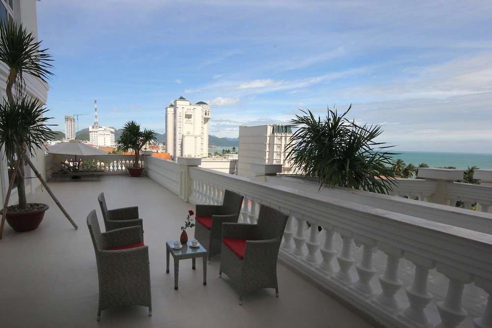 Nha Trang Palace Hotel 61/66