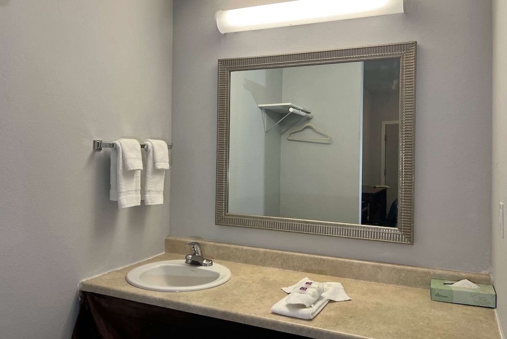 Baymont by Wyndham Ridgecrest 49/49