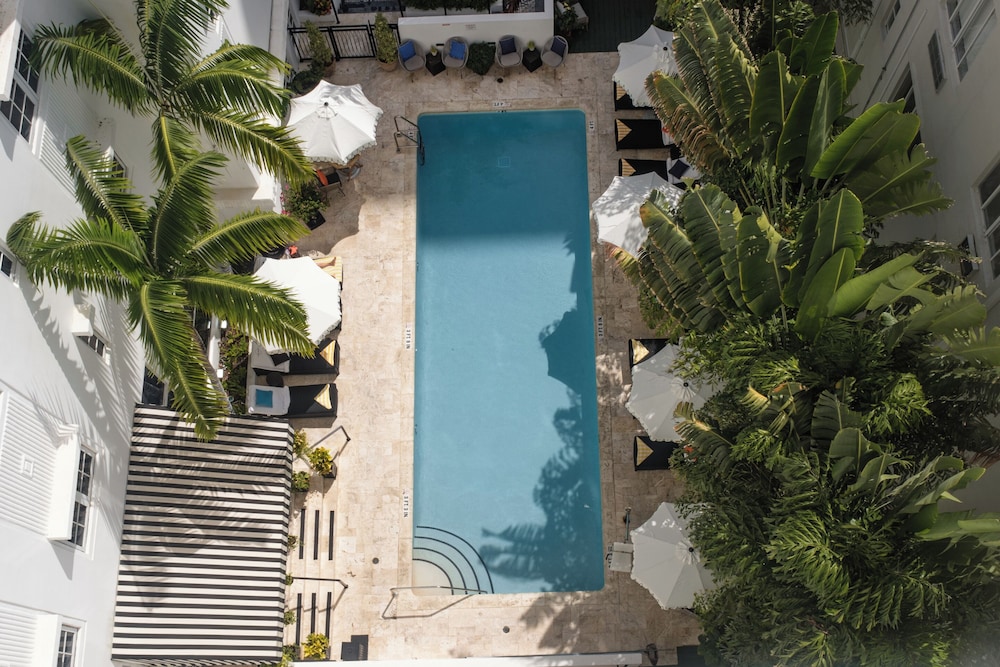 Hotel Croydon Miami Beach 68/75