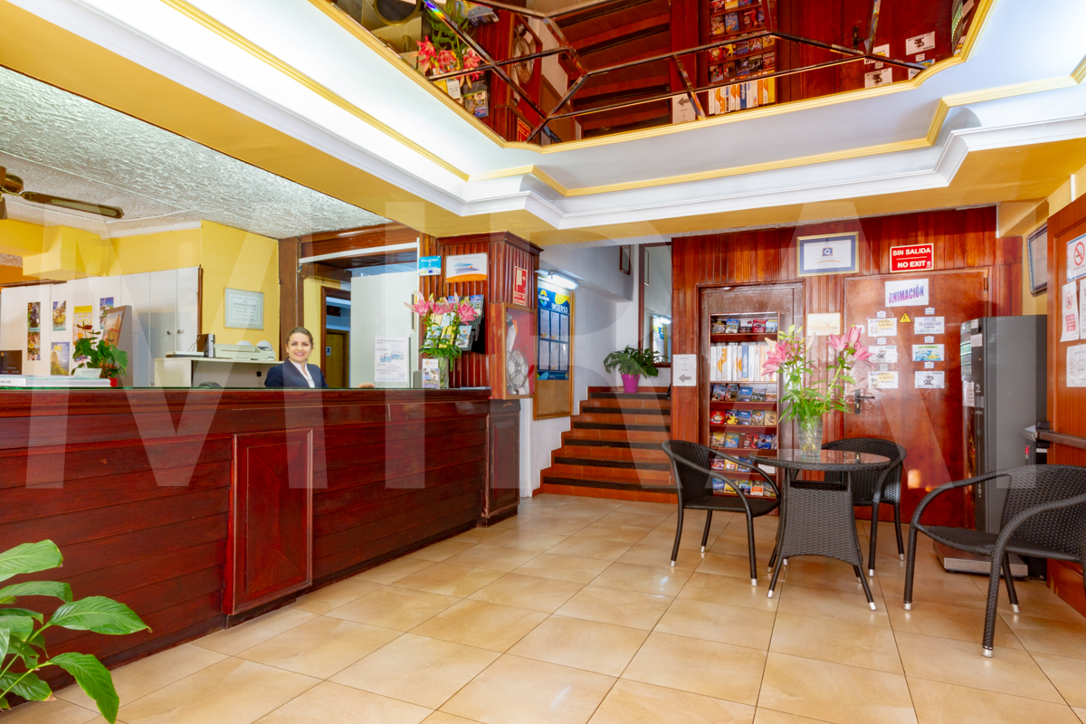 Hotel Tropical 11/56