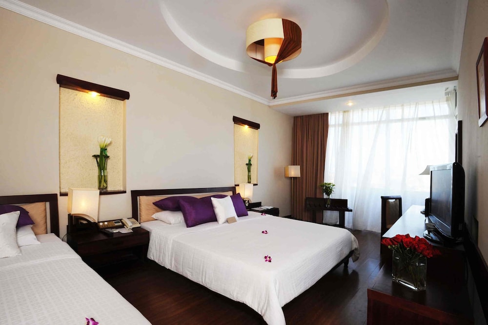 Orchid Hotel 24/71