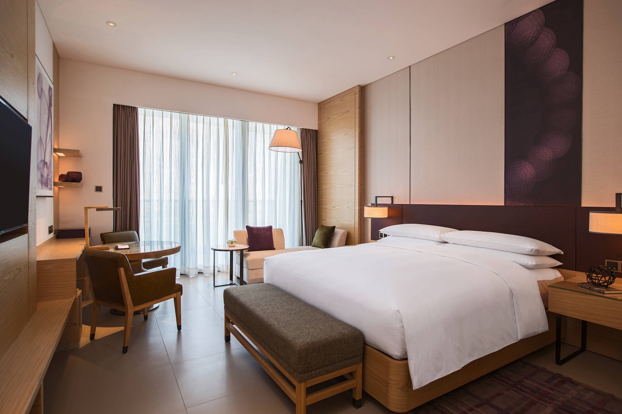 Room, King Bed, Golf Course View, Balcony