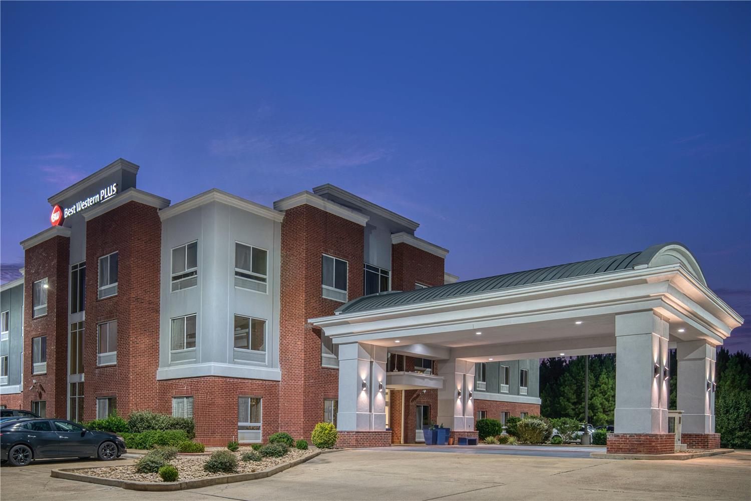 Best Western Plus Philadelphia-Choctaw Hotel and Suites 2/27