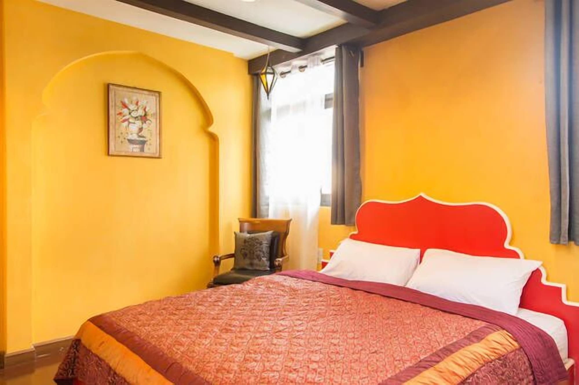 Casablanca, King Bed