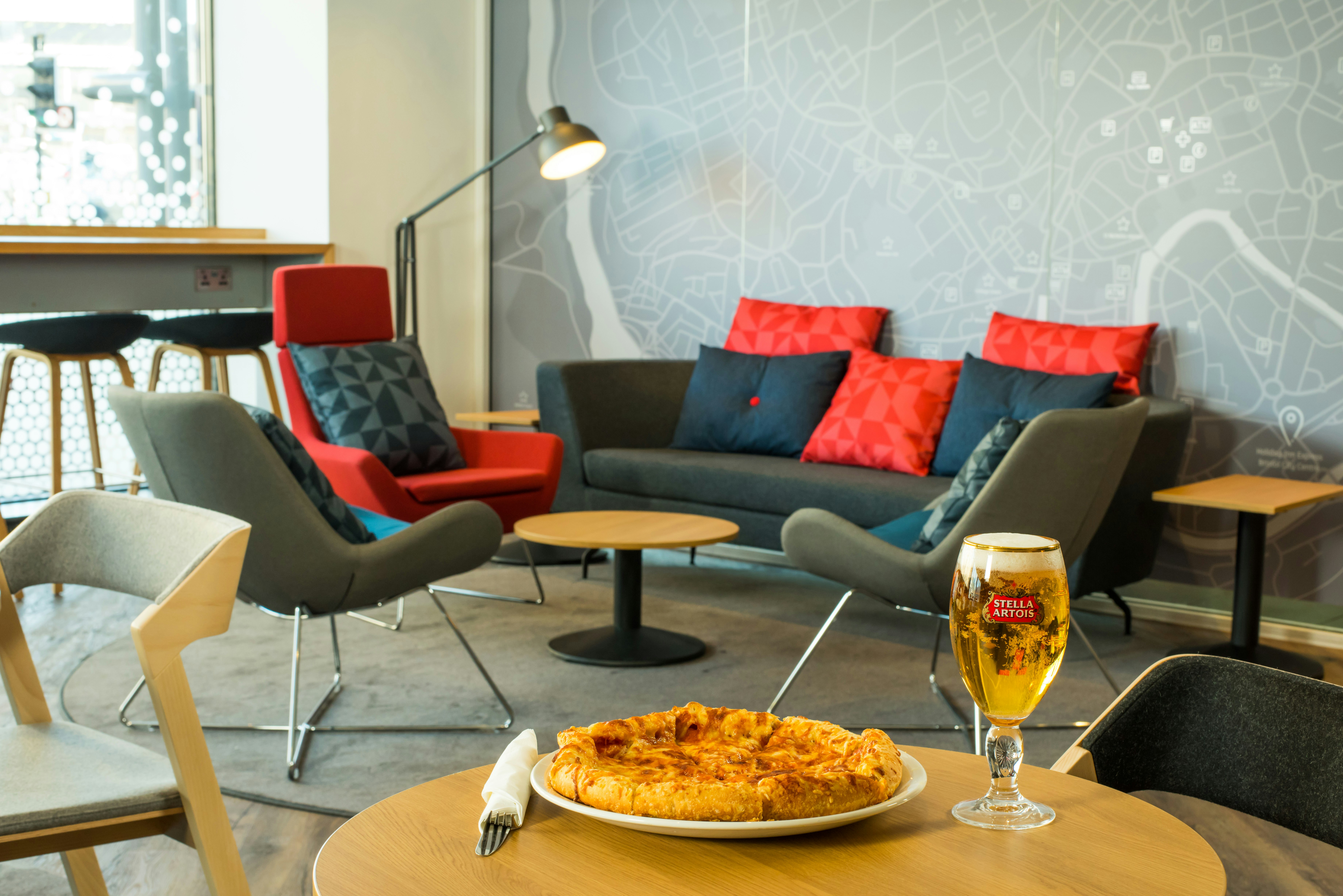 Holiday Inn Express Bristol City Centre 23/47