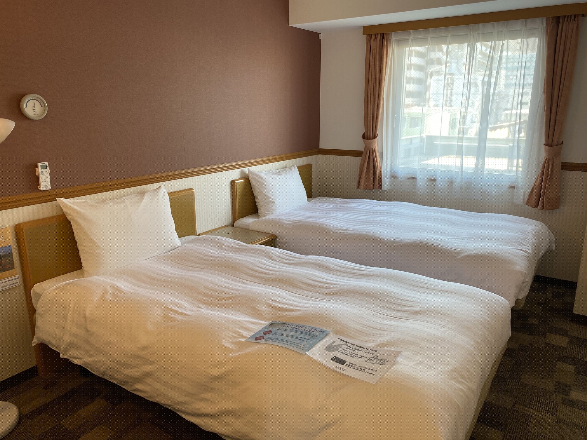 STANDARD, TWIN BEDS, SMOKING