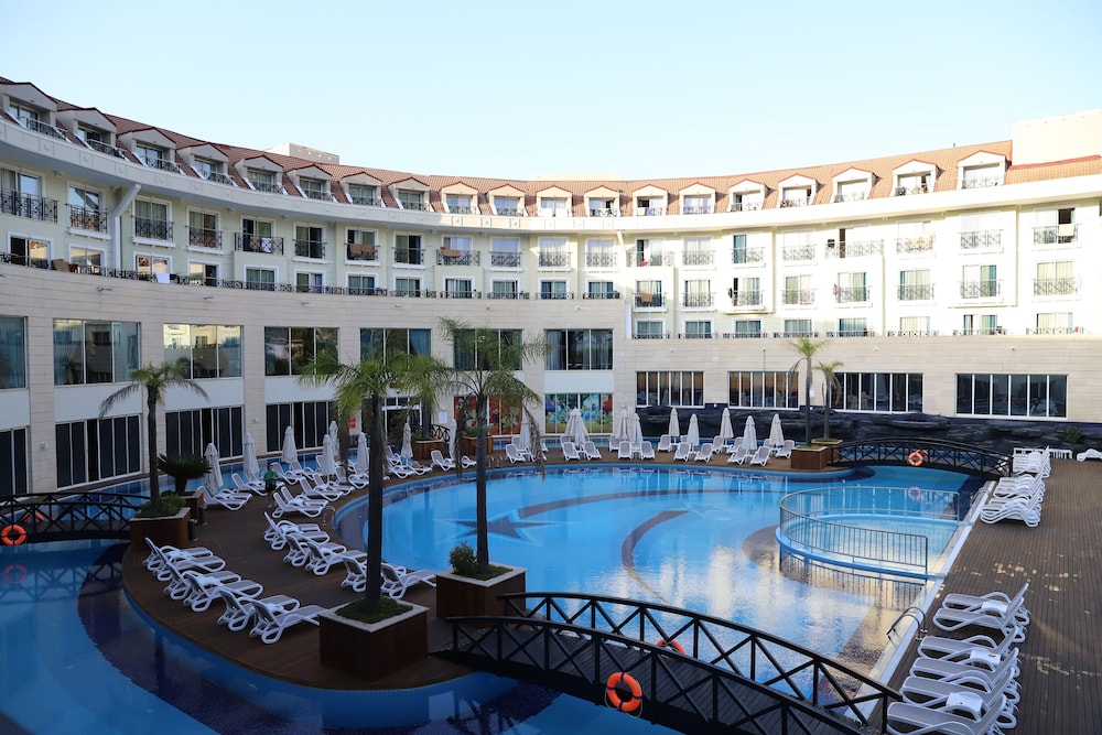 Meder Resort 5/50