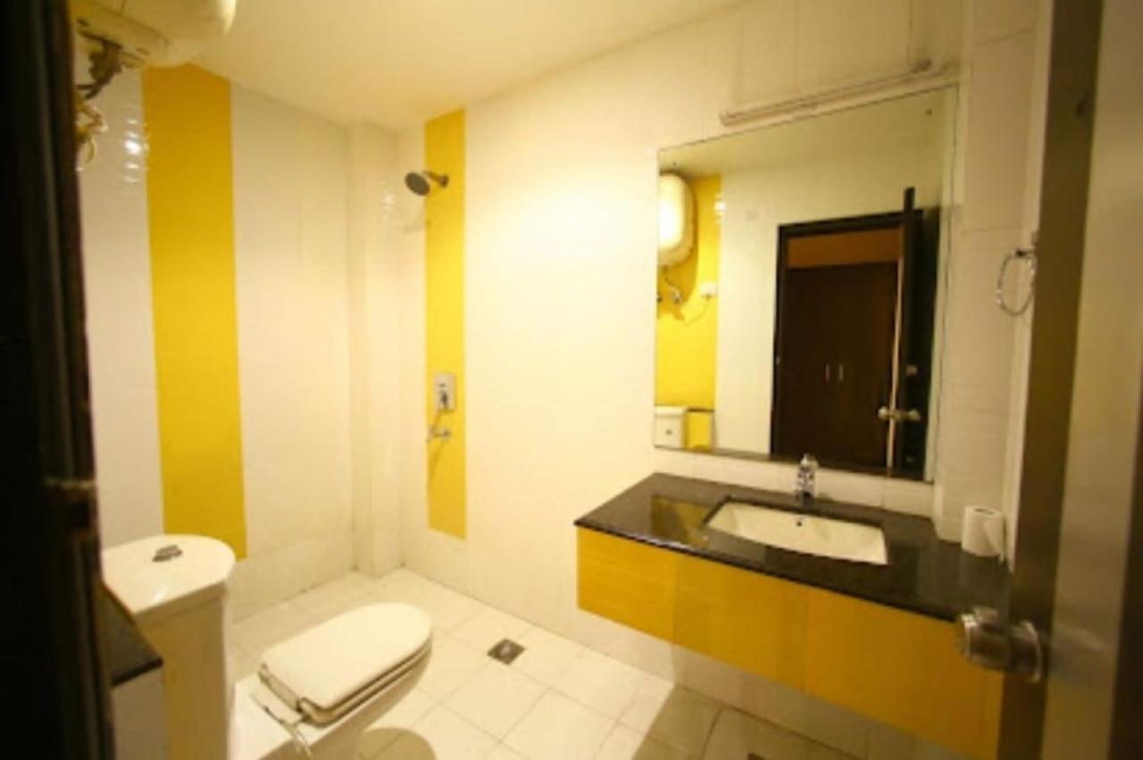 Oyo Rooms 766 Delhi Airport 27/29