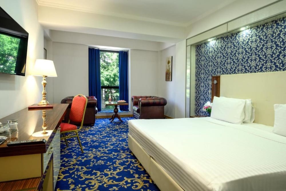 SUPERIOR, DOUBLE OR TWIN BED, TERRACE
