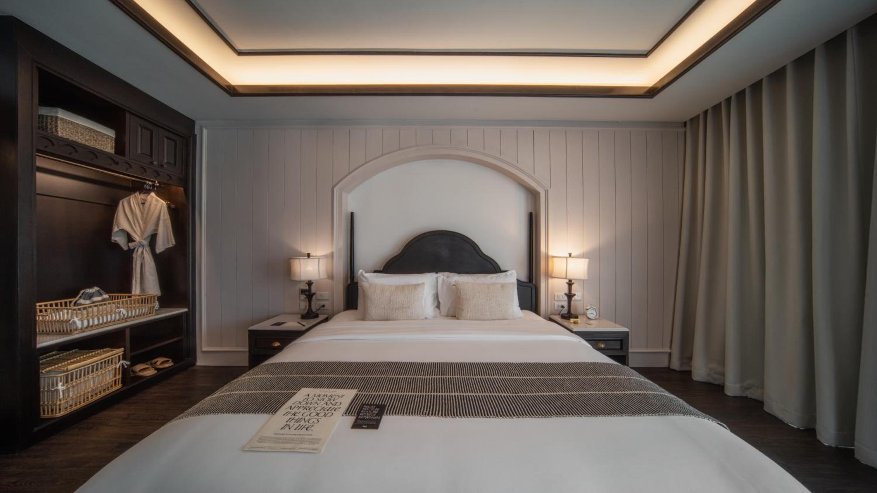 جناح بإطلالة على المدينة