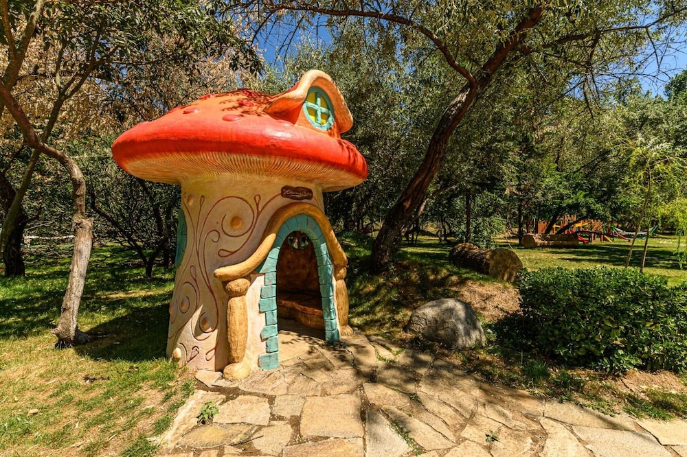 Harmony Suites 11, 12 Grand Resort 24/50