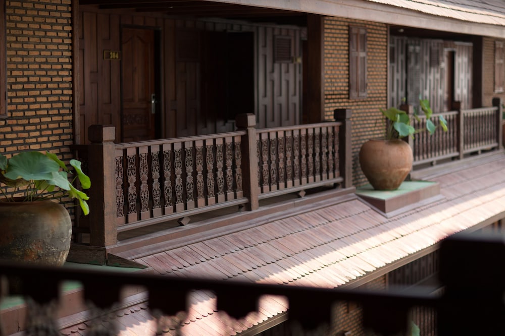 TRUE SIAM RANGNAM HOTEL 45/68