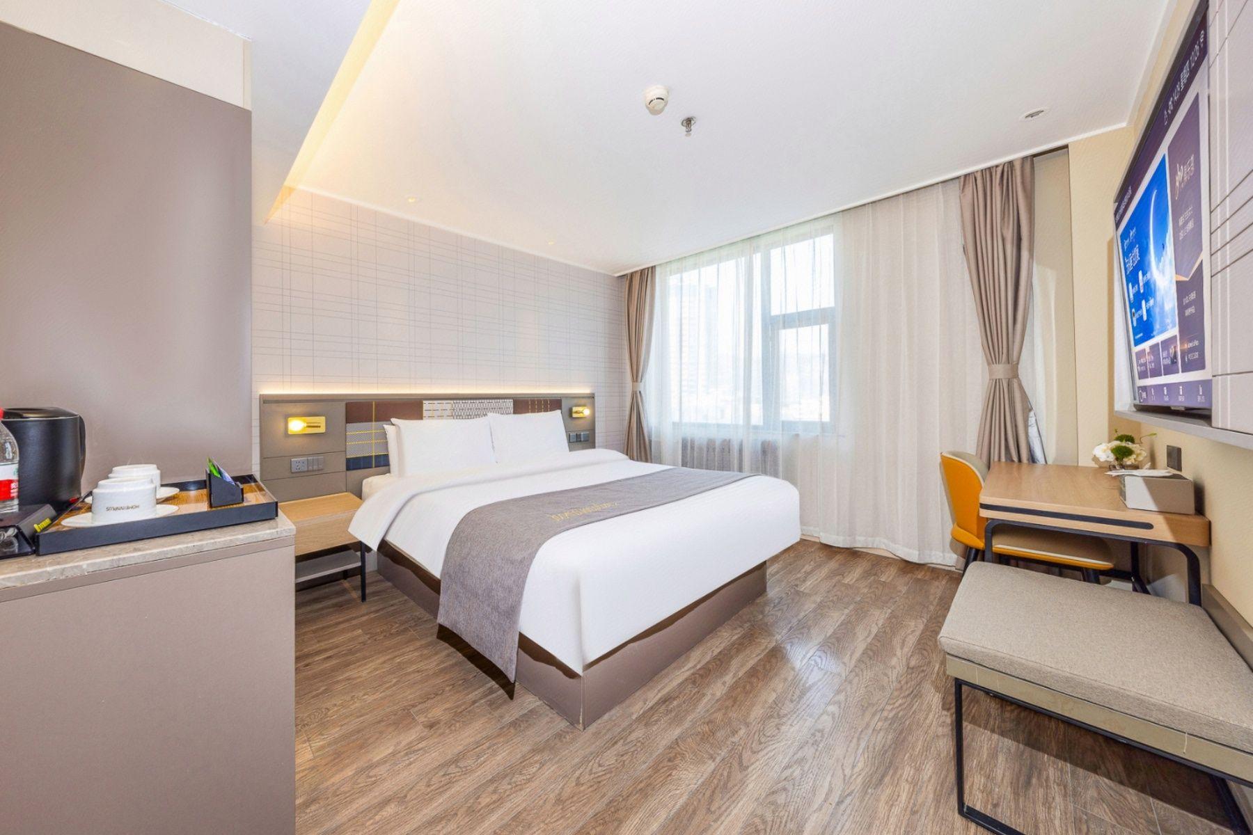 Home Inn Plus (Lanzhou Zhangye Road Xiguan Metro Station) 19/39