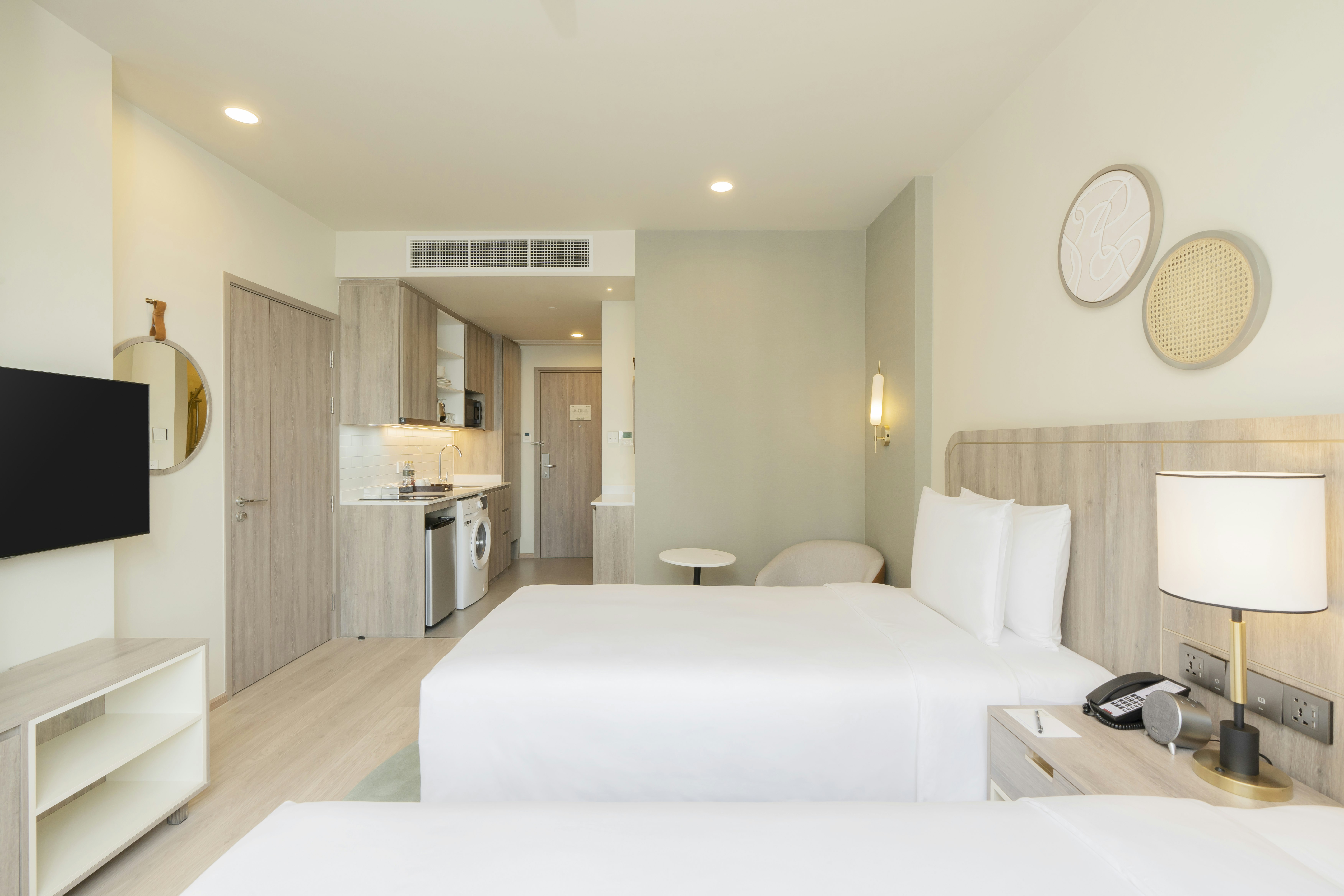 Staybridge Suites Bangkok Sukhumvit 12/50