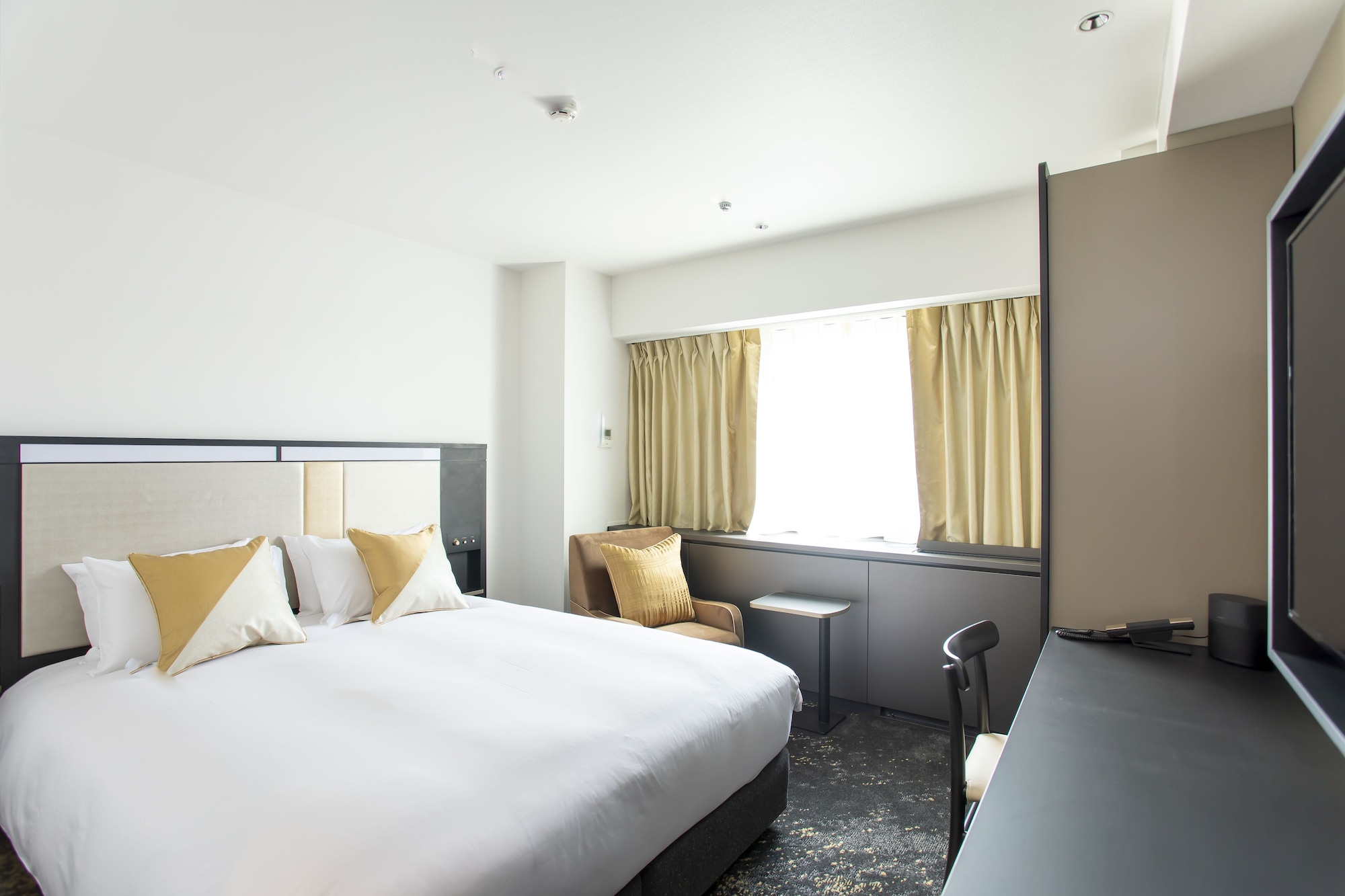Room, Queen Bed, Cross Floor