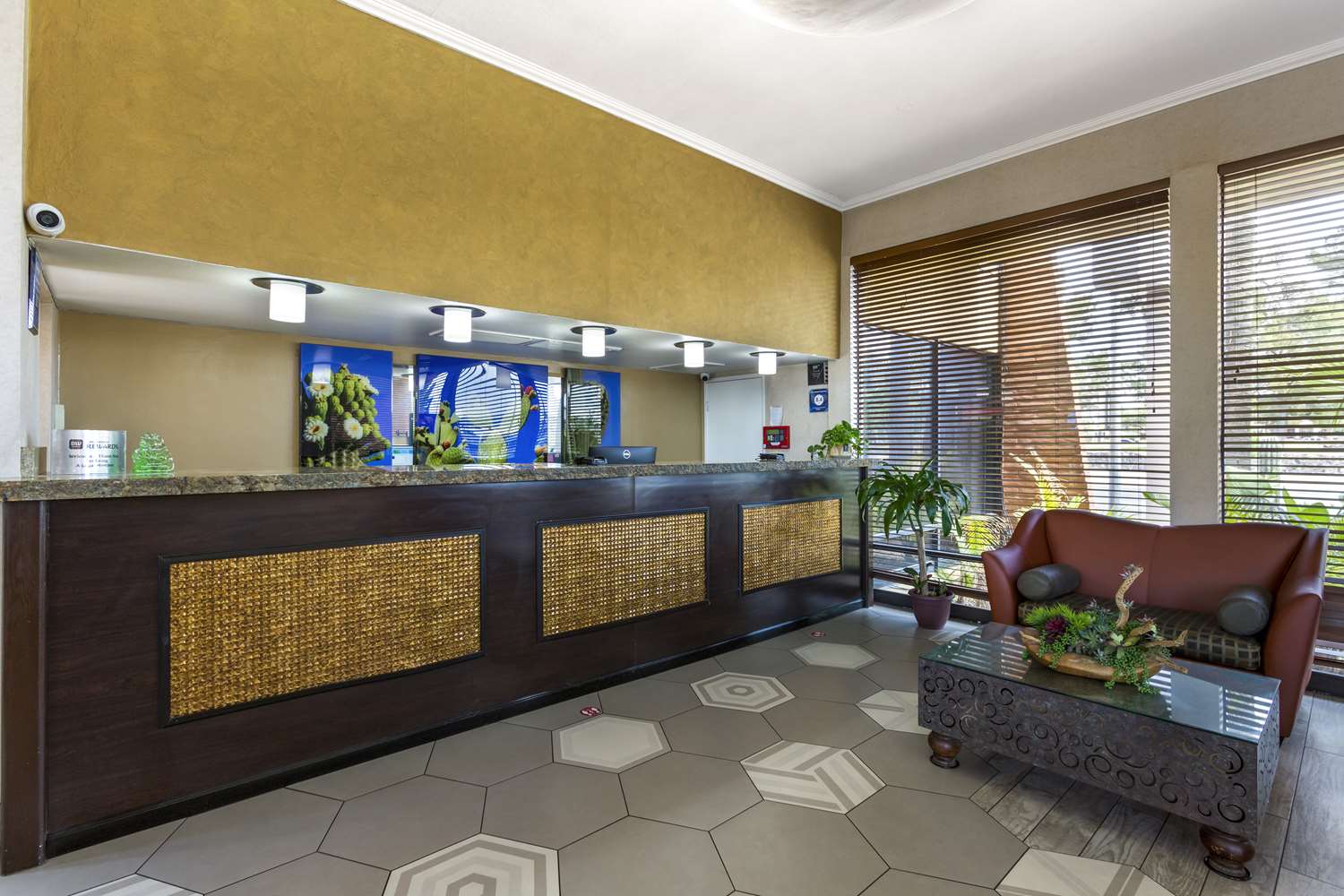 Royal Sun Inn & Suites 2/25