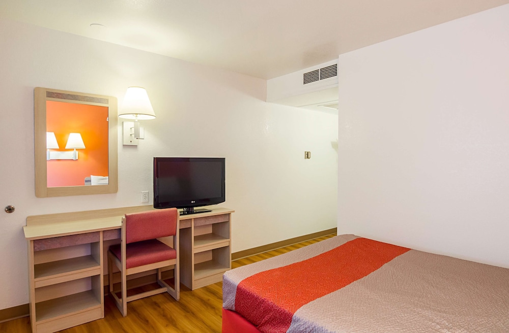 Motel6 Laramie, WY 38/52