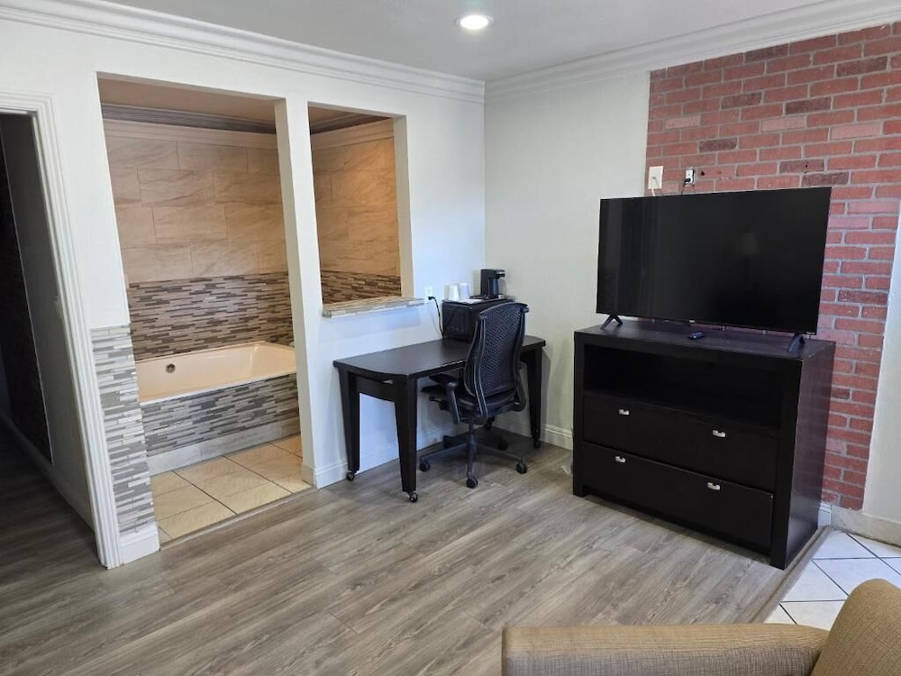 American Inn Suites Lax Airport 53/64