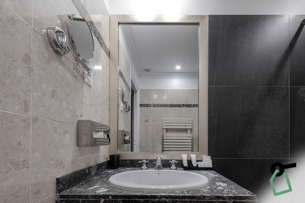 Hotiday Room Collection - Paris Arc de Triomphe 49/50