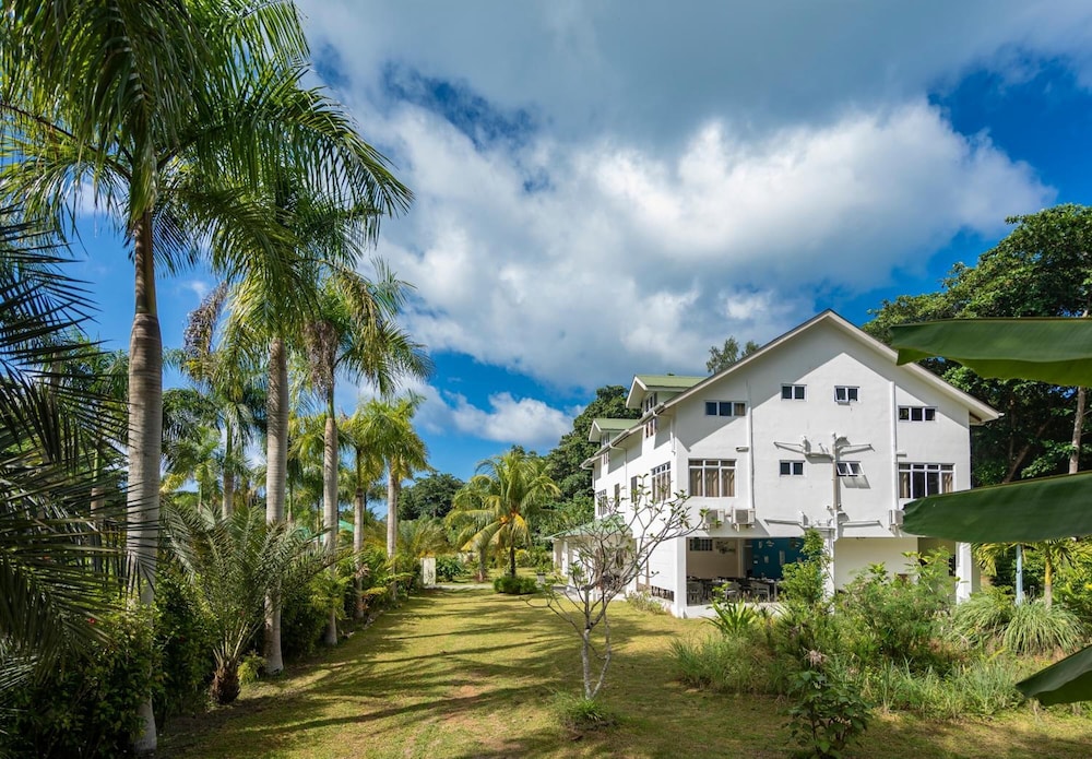 La Modestie Villa 39/50