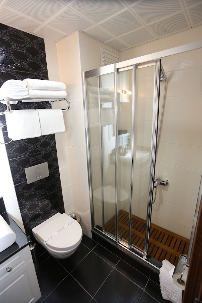 K SUITES HOTEL 13/58