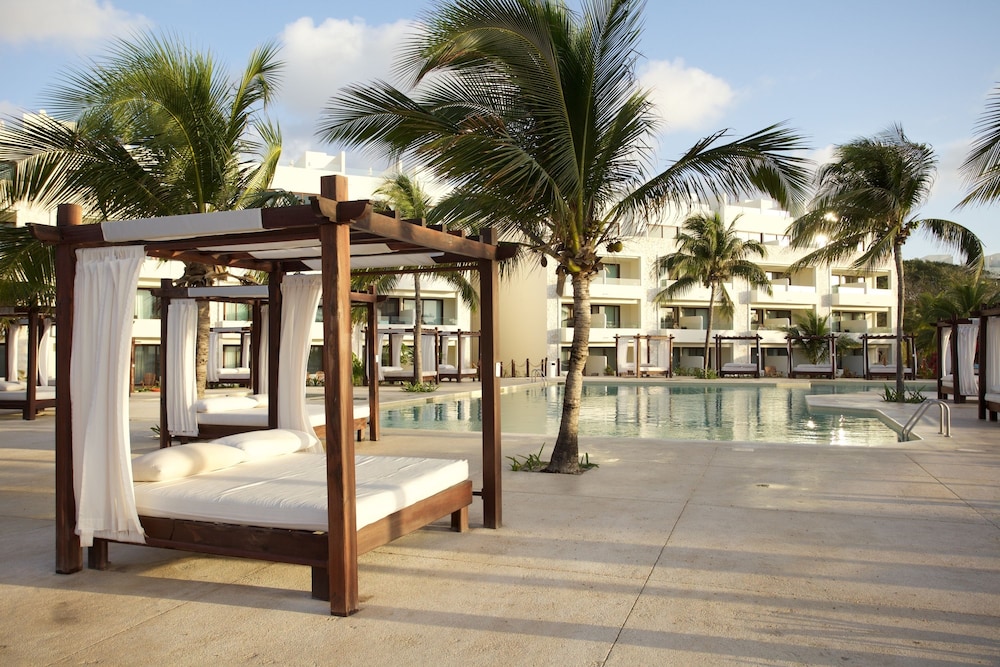 Akumal Bay Beach & Spa Resort 61/69