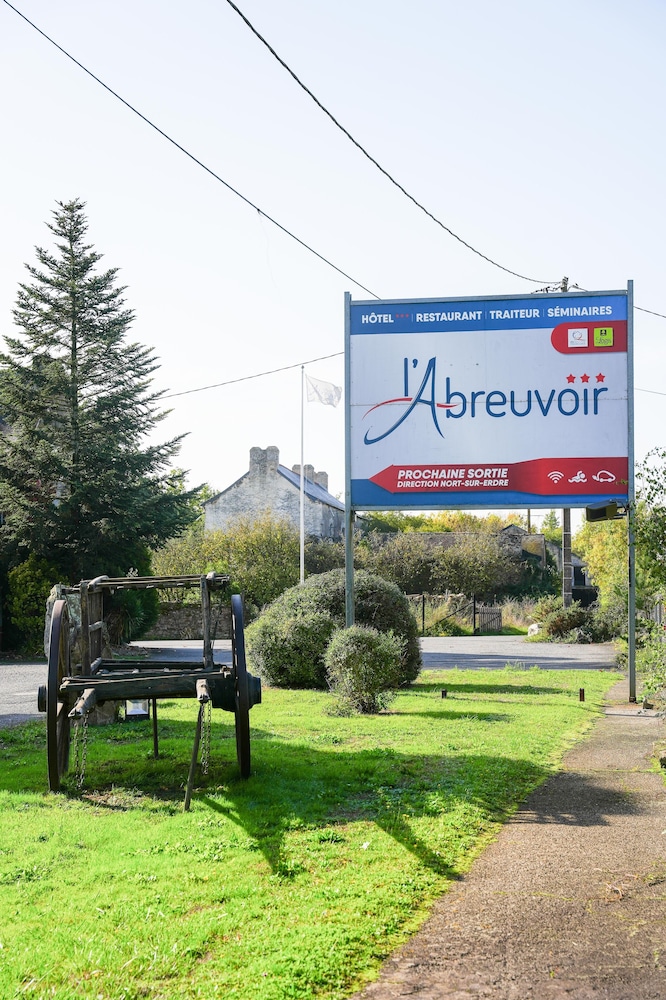 Logis Hotel L'Abreuvoir 1/50