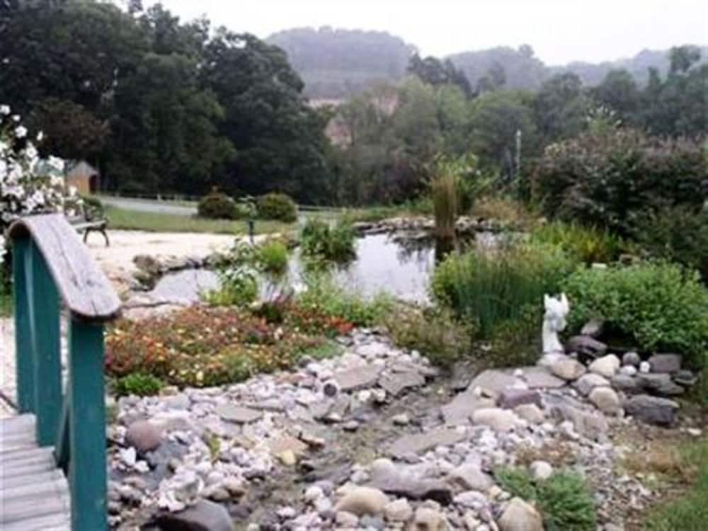 Berry Patch Bed and Breakfast 42/50