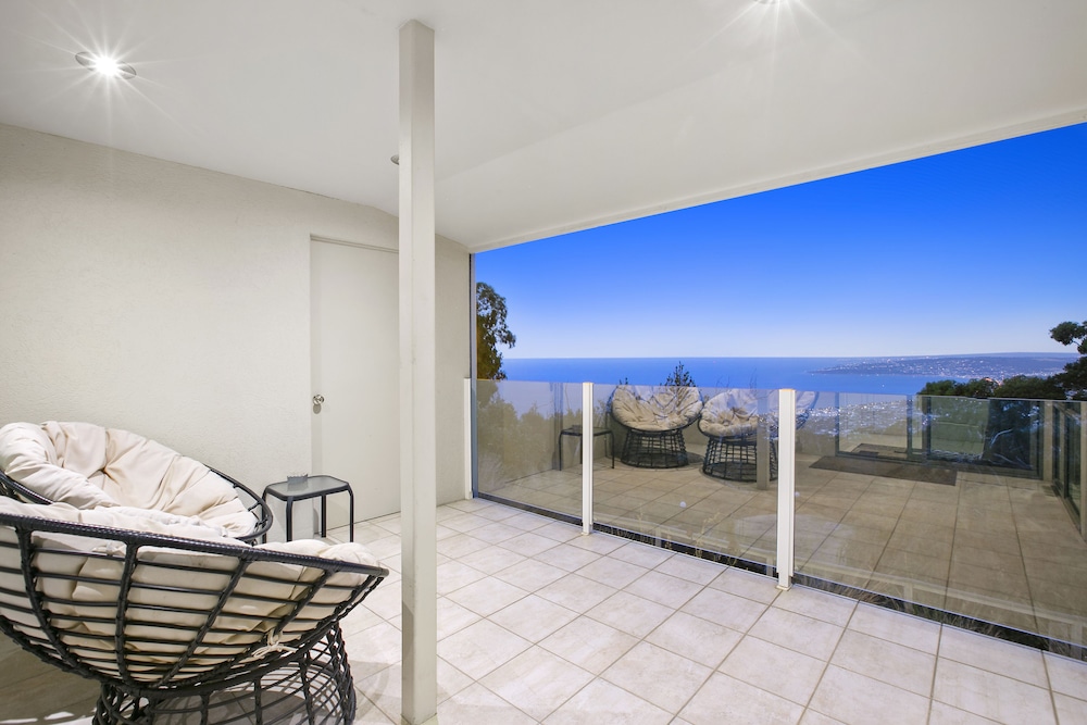 Arthurs Superb Views Luxury Retreat 15/43