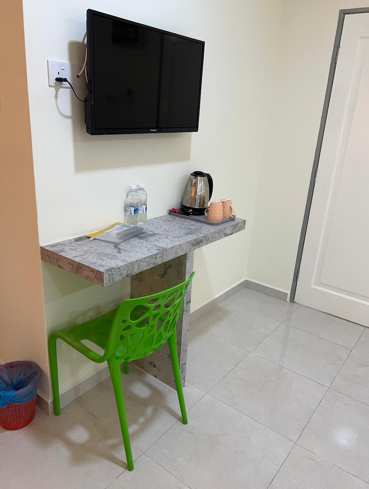 Dlima Beach Inn 52/66