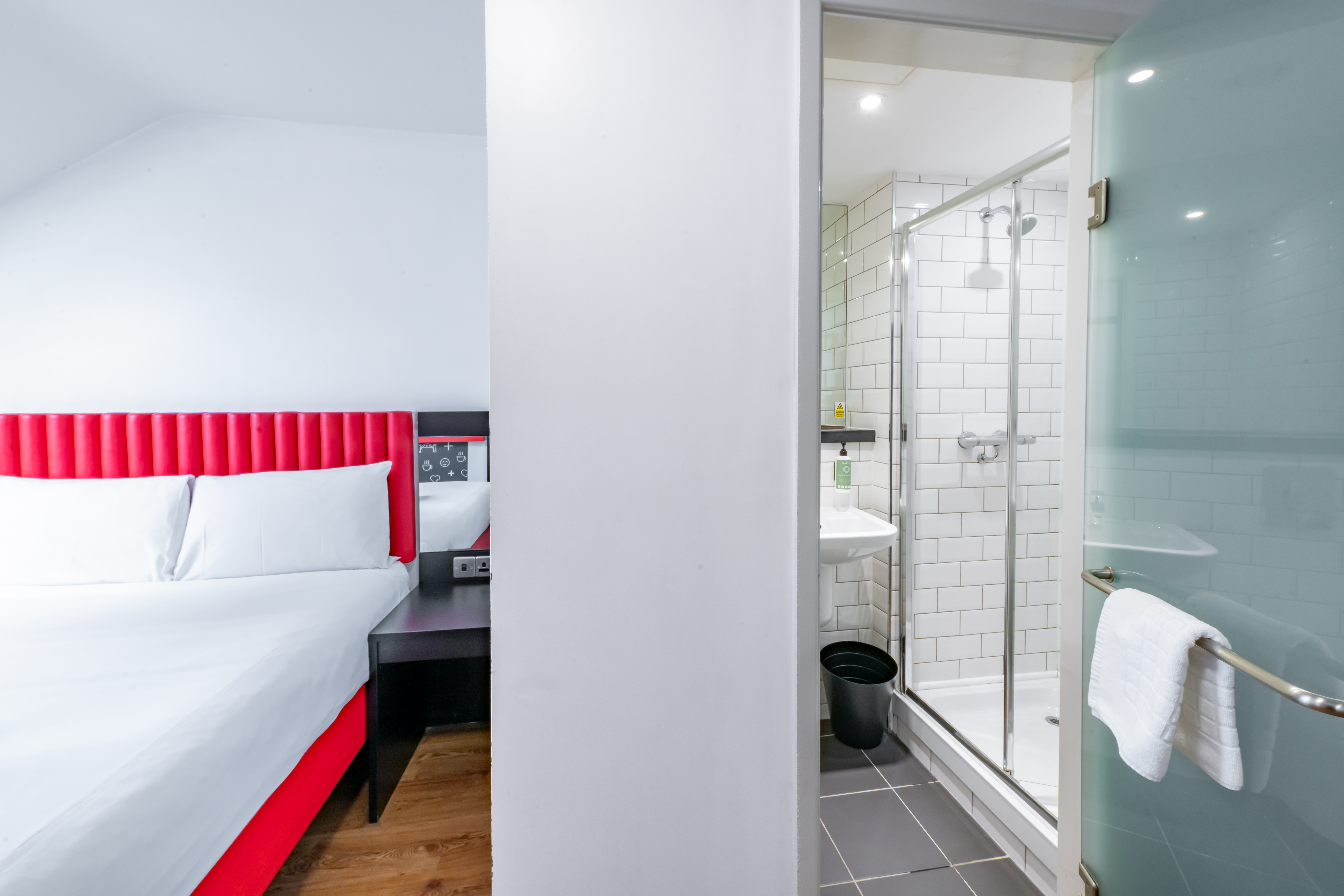 غرفة قياسية بسرير مزدوج، easyHotel Newcastle City Centre 7/7
