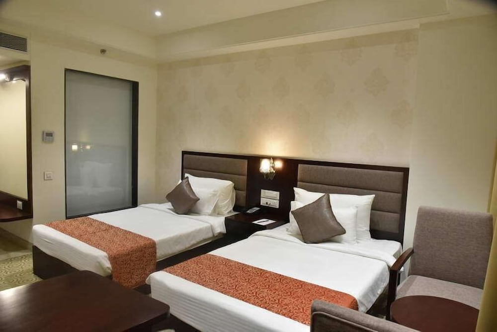 غرفة ديلوكس بسرير كينج، Pride Hotel And Convention Centre 7/10