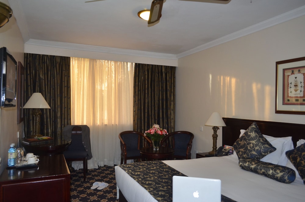 Jacaranda Nairobi Hotel 47/59
