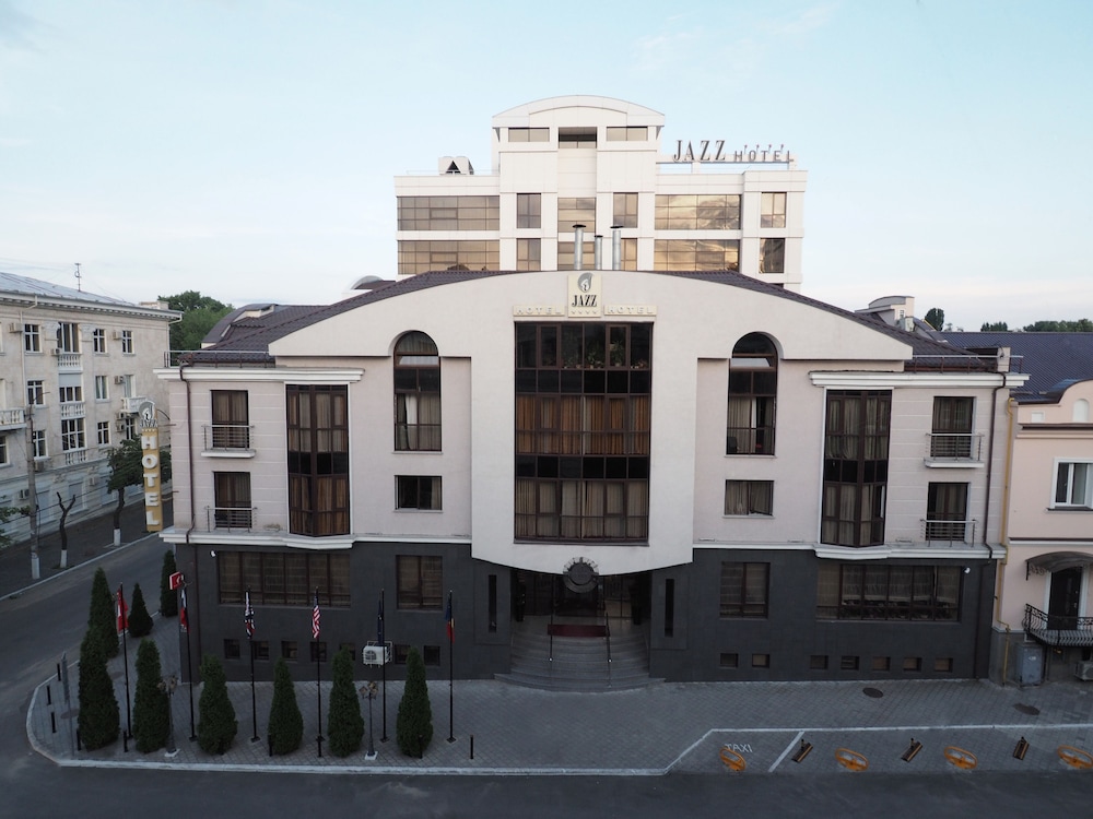 Mercure Chisinau Center Jazz Hotel 4/58