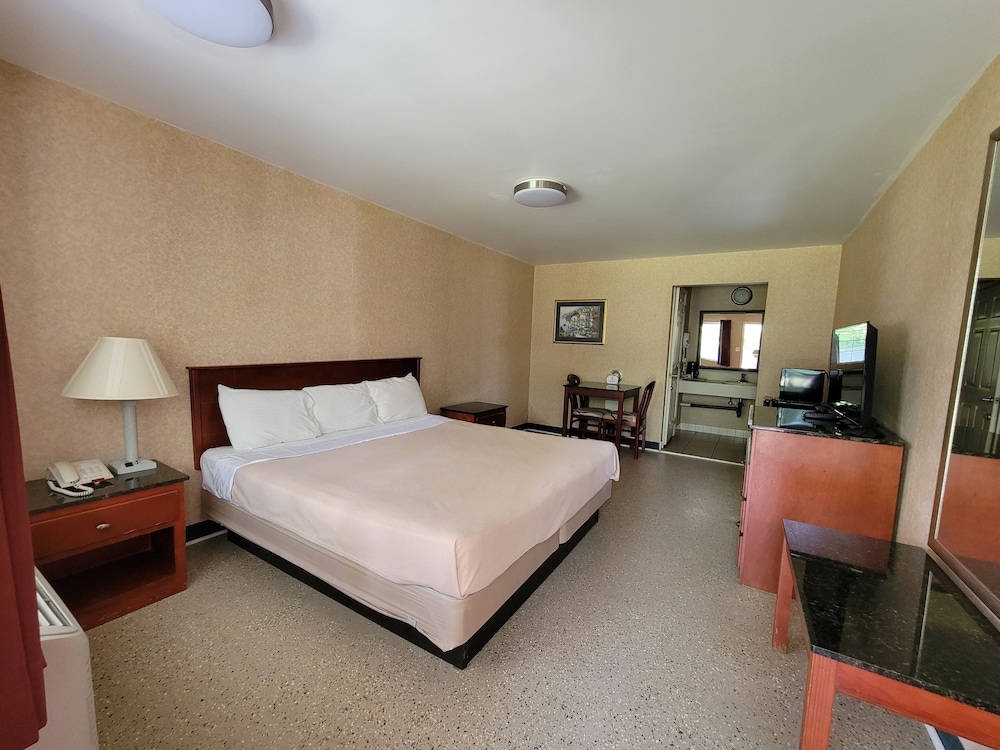 Atrium Inn 22/42